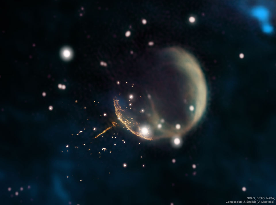 Prezentowana ilustracja przedstawia pozostałość po supernowej oraz linię skierowaną w dolną, lewą stronę, która jest śladem gwiazdy neutronowej.
Więcej szczegółowych informacji w opisie poniżej.