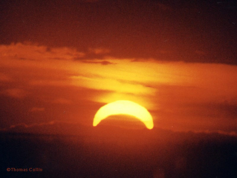 http://www.oa.uj.edu.pl/apod/apod/image/9908/eclipse99_collin_big.jpg